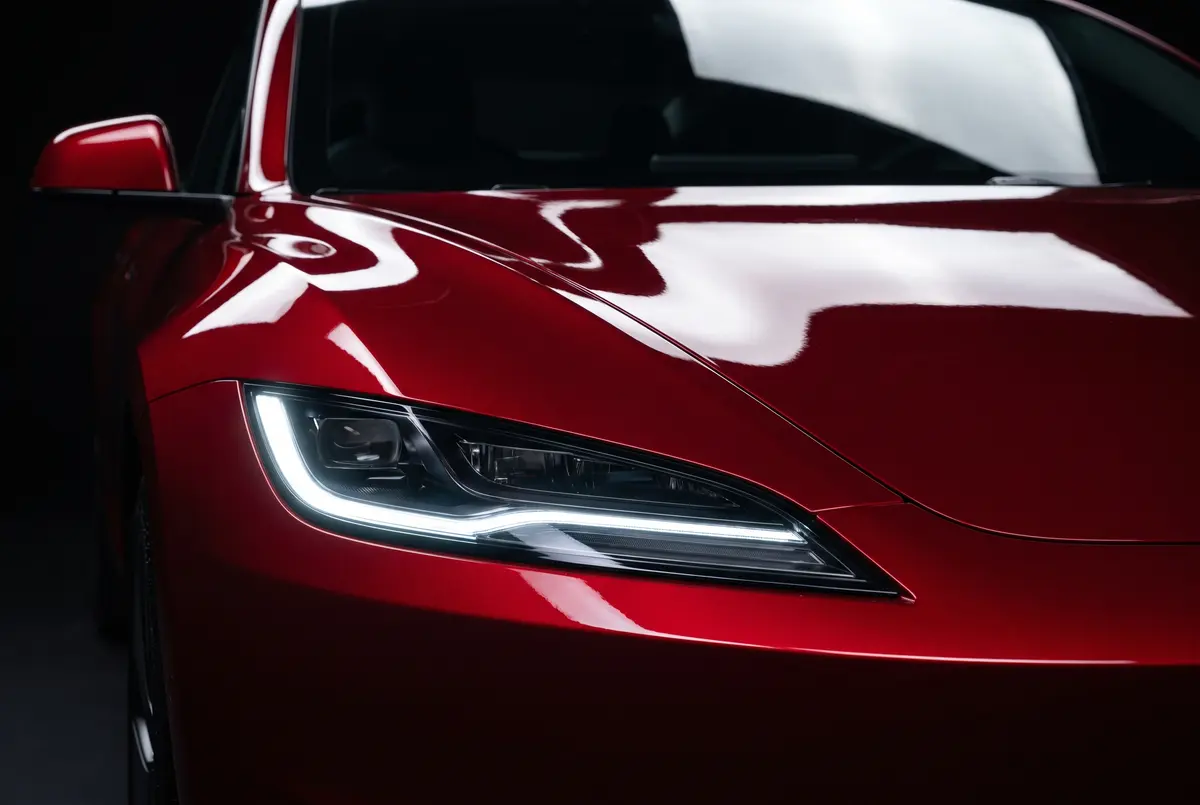 Detail van een Tesla Model 3